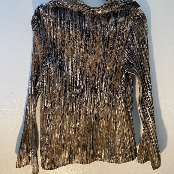 Flare Sleeve Button Up - Picture 2 of 2